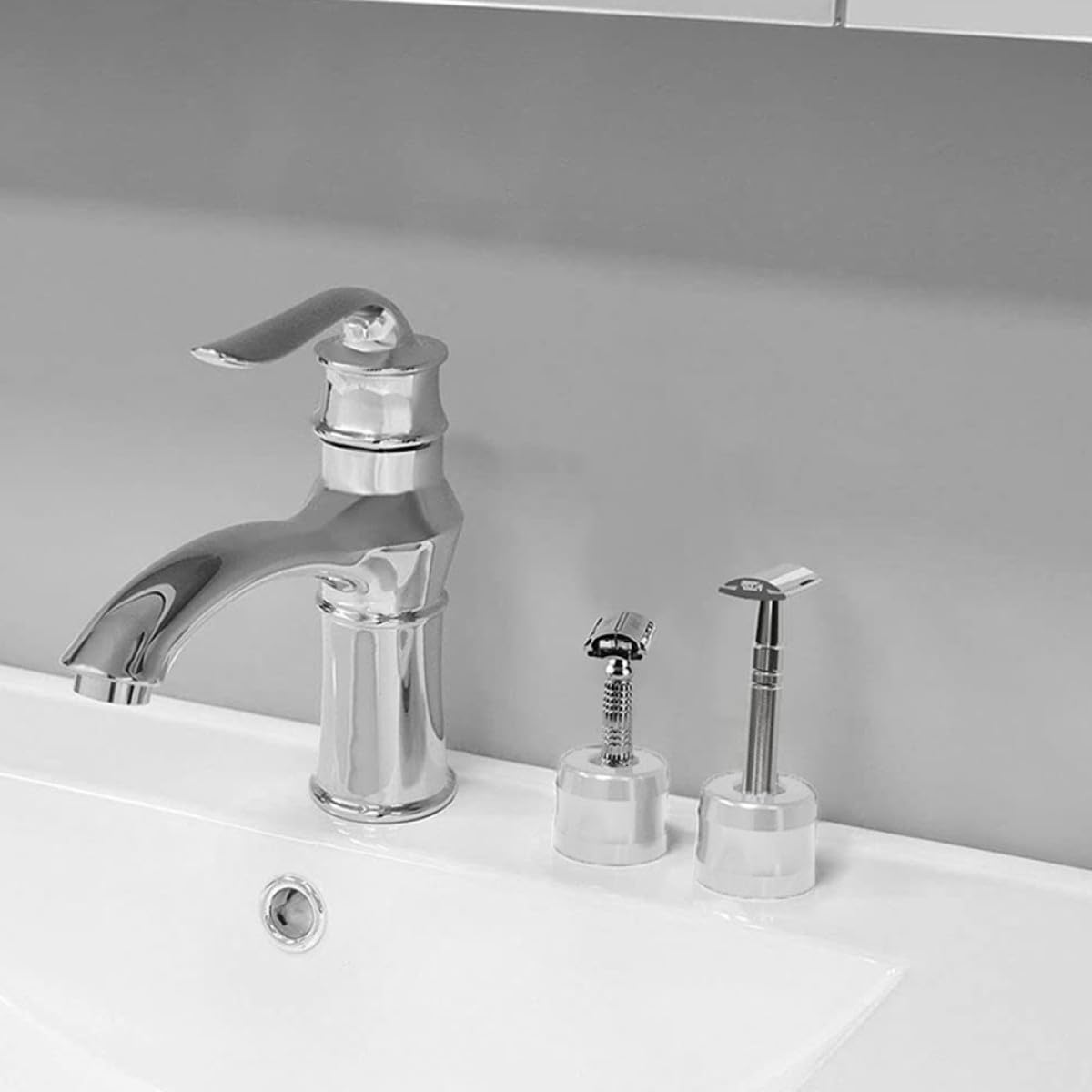 ifundom Supporto per Rasoio in Lega di Alluminio 2 Pezzi Argento, Base Robusta e Liscia per Organizzare Bagno Design Sicuro e Pratico