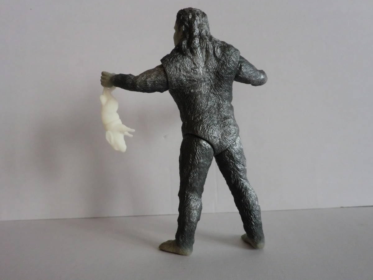 Amazon.co.jp: H5511絶版・獣人雪男ソフビフィギュア！ : おもちゃ