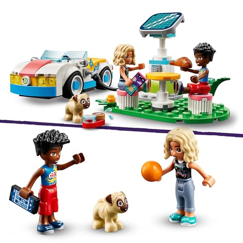 Friends Auto Elettrica e Caricabatterie, Giochi per Bambini e Bambine da 6 Anni in su con Macchina Giocattolo, Finta Stazione di Ricarica a Energia Solare e 2 Mini Bamboline di Nova e Zac 42609 - Lego - Immagine 4