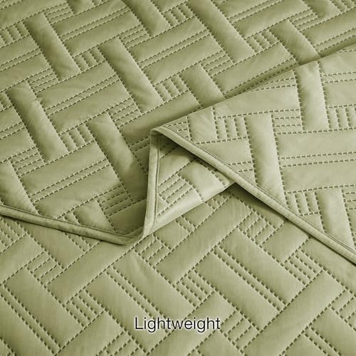 Image of BSB HOME 100% Cotton Ultrasonic 280 Tc Solid King Size Quilted Bed Cover /Bedspread /Rajaai with 2 Pillow Case, (Luxurious, Olive Green or Pastle Green, 90X100 Inches, 254X228 cm)