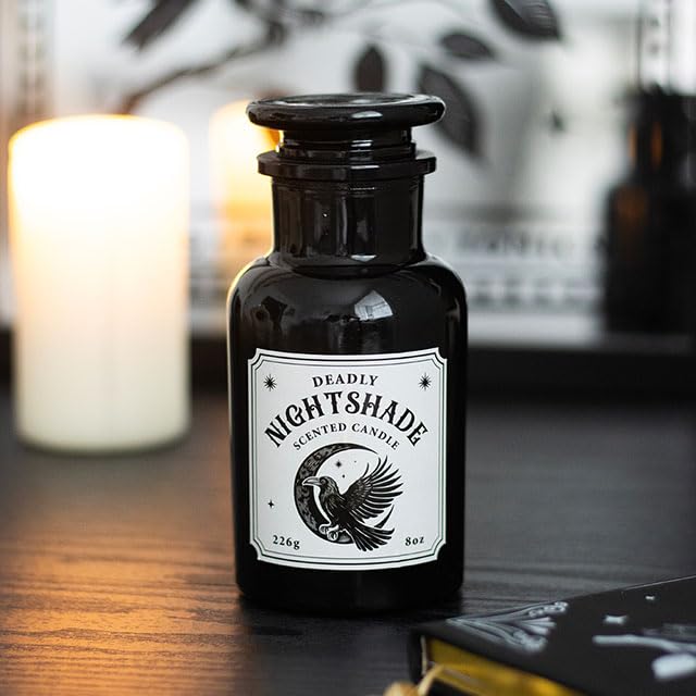 Mystic Raven Deadly Nightshade Apothecary Candle – Gothic Vintage Design with Mystical Raven – Alluring Deadly Nightshade Scent – Perfect for Rituals, Relaxation, and Dark Décor – Unique Gift Idea