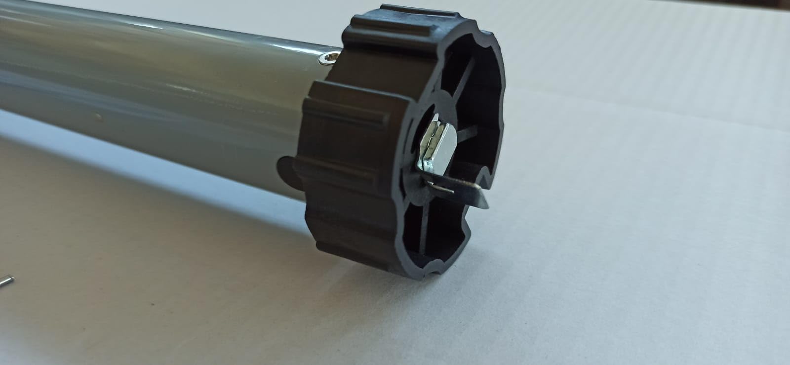 Motore per Tende da Sole con Telecomando 100 kg - 50 Nm Automazione Tenda da sole adattatori da 70 mm o 78 mm Motori Radiocomandati si collega anche a Pulsantiera (Adattatore per rullo Ogiva 78 mm)