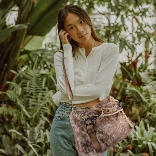 Sac à main cabas femme peluche chic et spacieux : l'accessoire mode polyvalent