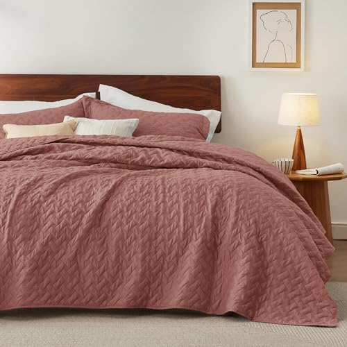 Image of Bedsure Quilts King Size - Lightweight Bedspreads King Size with Basket Weave Pattern, Soft Quilt Bedding Set, Grayish Pink Comforter Set Coverlet for All Seasons with 2 Pillow Shams (106 inch x 96 inch)