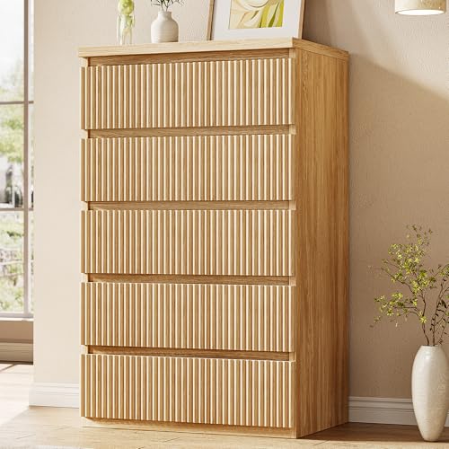 Fluted 5 Drawer Dresser for Bedroom 43 Tall Dresser for Bedroom Modern Fluted Chest of Drawers Handle-Free/Floor-Mounted Wood Drawer Dresser for Living Room Bedroom Entryway Hallway (Oak)