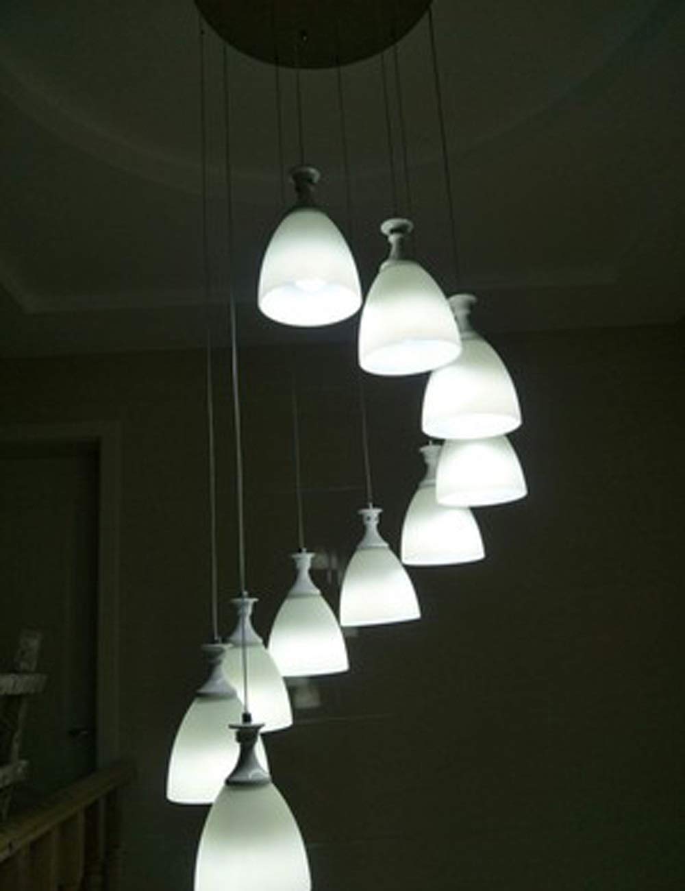 Lustre de luxe pour escalier monumental et villa moderne