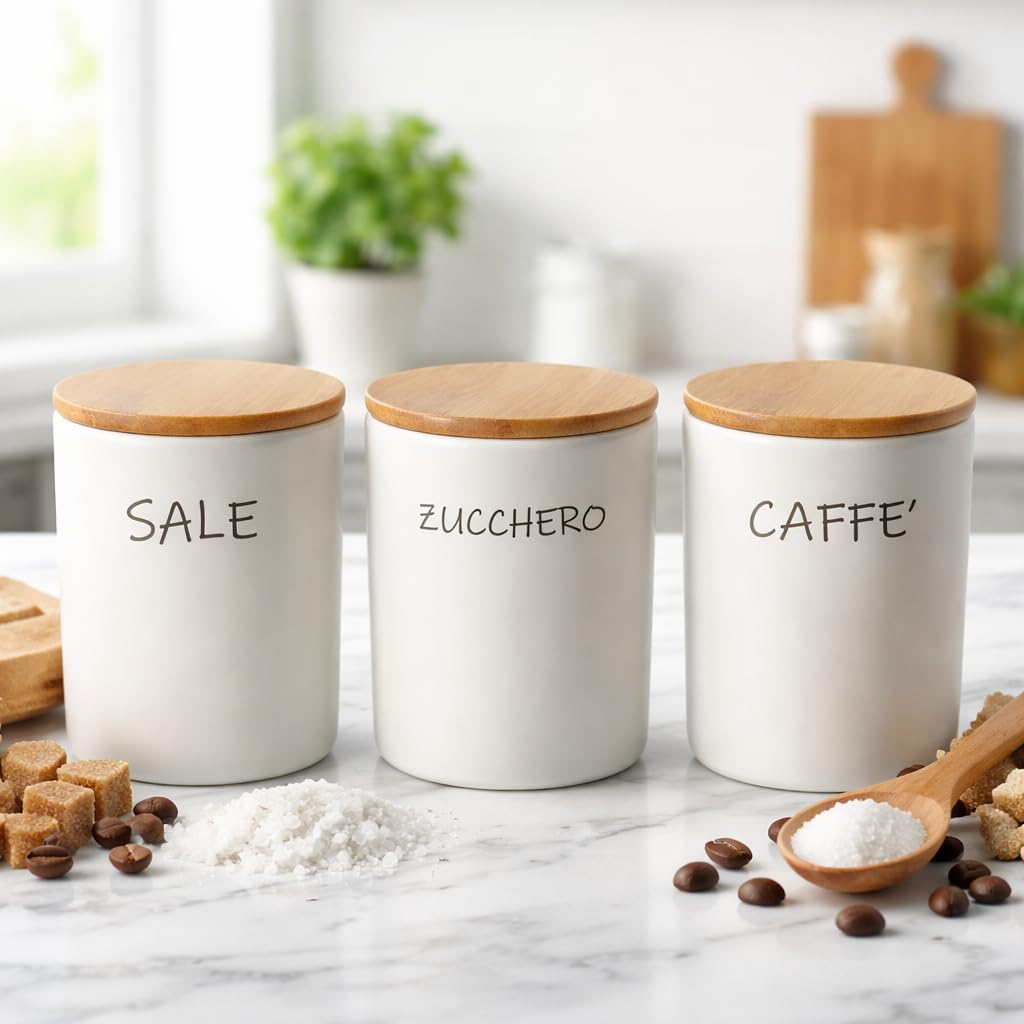 Set 3 Barattoli Ceramica Sale Zucchero Caffè con Tappo in Legno – Contenitori Cucina Ermetici Bianchi Stile Shabby – 10x13 cm
