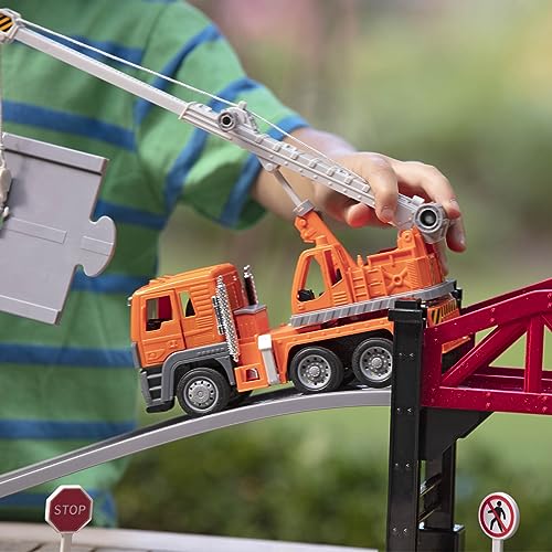 Driven by Battat – 35-teiliges Baustellen Spielset für Kinder – Kran Spielzeug & Zubehör – Großes Set – Spielzeugbrücke, Straßenschilder und mehr – ab 3 Jahren – Micro Brückenbau Spielzeug (35 Teile)