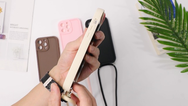 moex Collana per Cellulare Compatibile con Apple iPhone 11, Custodia con Cinturino Regolabile in Nero
