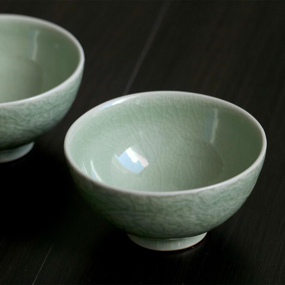 中華民国時代から輸入緑色の花模様の陶器茶碗 中華民国時代から輸入緑色の花模様の陶器茶碗