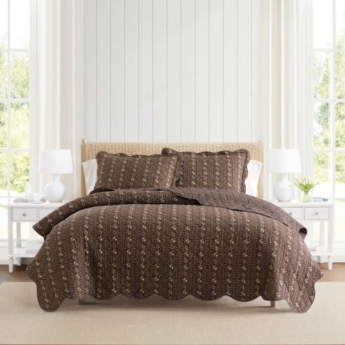 Image of Martha Stewart - King Cotton Percale Quilt with Shams, Reversible Floral | 100% Cotton Percale, 80 /20 Cotton Blend Fill, Breathable, Reversible Floral Print, Includes 2 Shams, Machine Washable