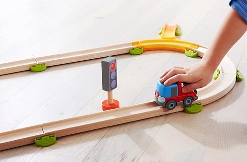 HABA 303844 - Kullerbü – Feuerwehr-Leiterwagen , Motorikspielzeug von 2-8 Jahren , Tolles Zubehör für alle Kullerbü-Bahnen