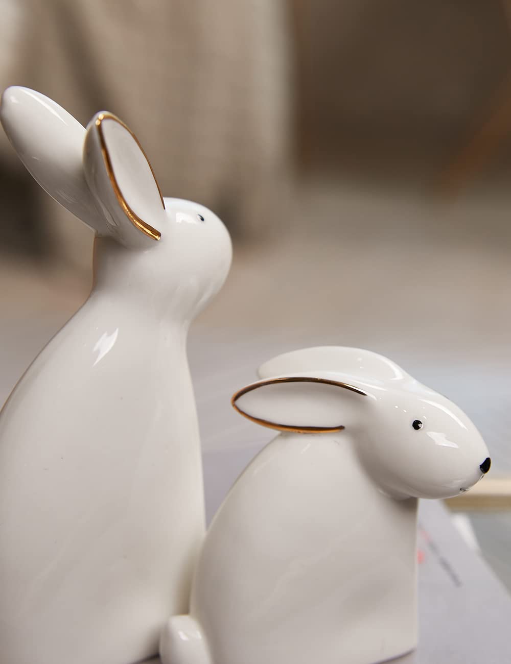 SEINHIJO 2pcs Lapin Décor Statue Arts Animal Décoration Cadeau Moderne Figurine Sculpture Maison Statue Céramique 15cm