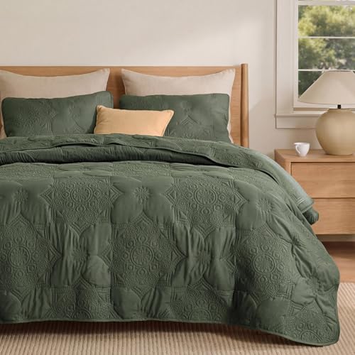 Image of Bedsure King Size Quilt Set - Lightweight Bedspreads King Size, Stitch-Free Ultrasonic Quilting Coverlet, All-Season Olive Green Comforter Set, Pet-Friendly Soft Machine Washable Bedding (106 inchx96 inch)