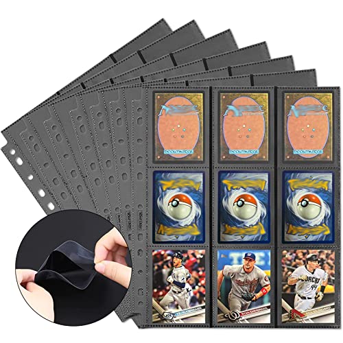 【Collezione di Carte】La raccoglitore pokemon carte collezionabili è perfetta per organizzare le vostre simpatiche carte ed è adatta a tutte le più famose carte da collezione come carte collezionabili, carte Pokémon, carte da baseball, carte sportive, carte da gioco, biglietti da visita e carte da calcio. Le raccoglitore porta carte pokemon sono il regalo ideale per bambini e studenti