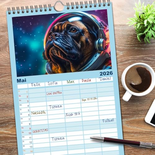Familienplaner 2026 - Hunde im Weltall mit 5 Spalten (Wandkalender, 21 cm x 45 cm), CALVENDO: Hunde im All: Eine kosmische Reise der Niedlichkeit. (CALVENDO Wissenschaft)
