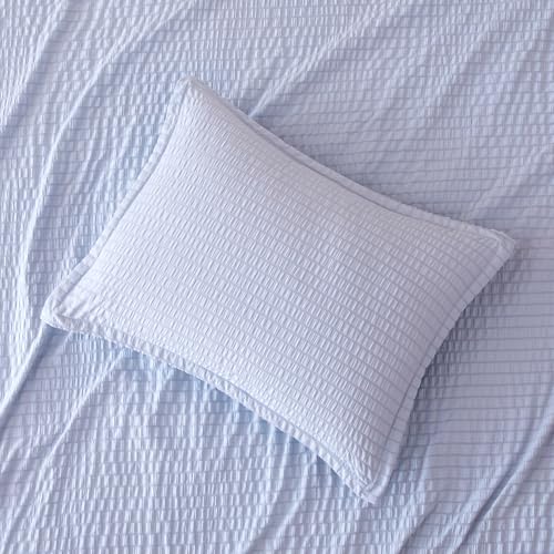 Image of Amazon Basics Duvet Cover Set Jacquard Geometric 2-Piece, with 1 Duvet Cover and 1 Pillow Sham, Comforter Not Included, Twin, Blue Striped