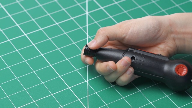 Amazon | 電動ドライバー 小型 充電式ドライバー LEDライト 手動兼用