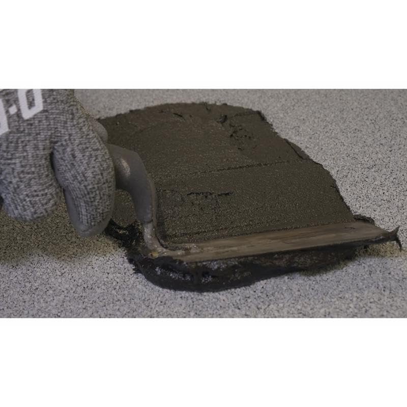 PLASTIC ROOF CEMENT 0.9GAL