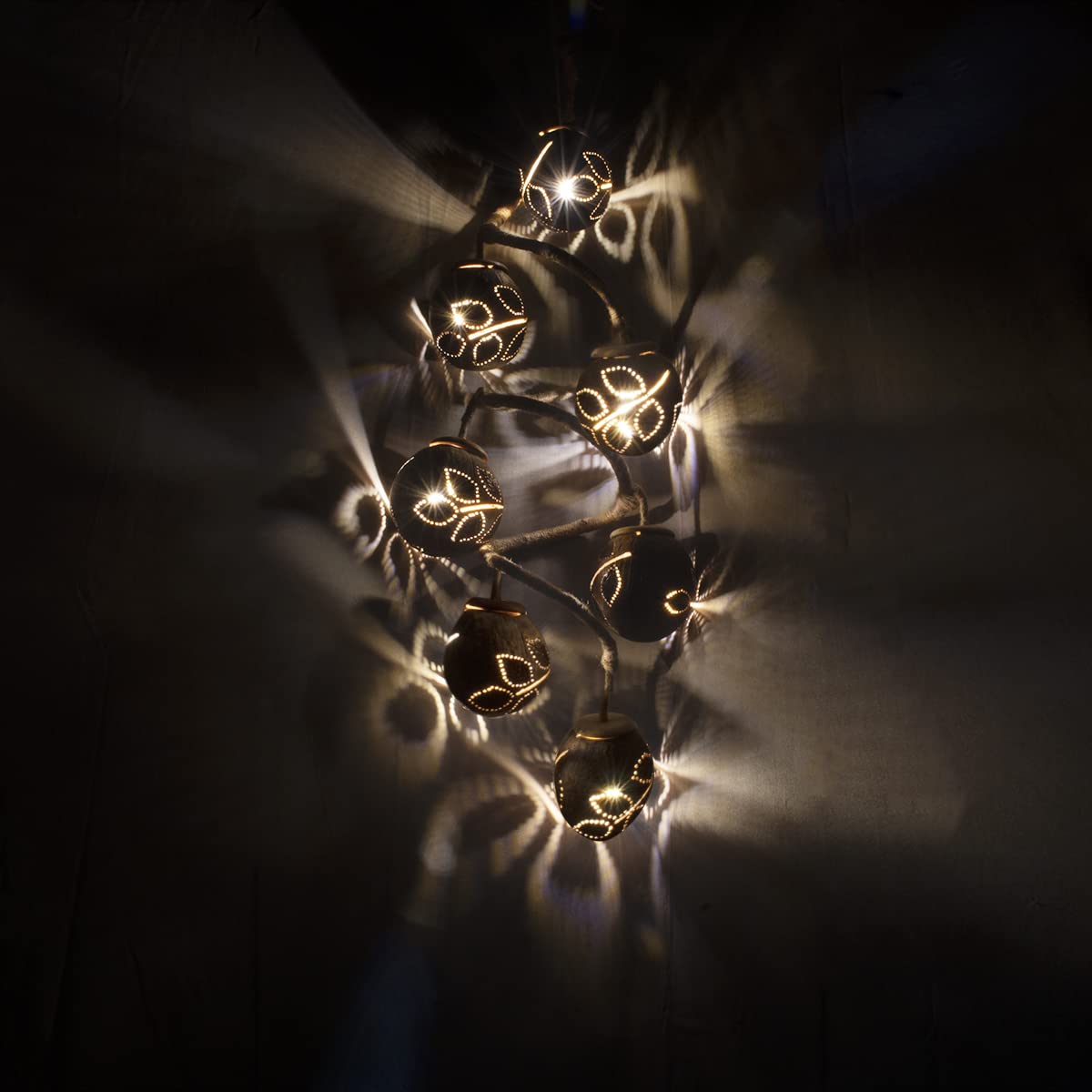 N&H Handmade Hanging Twirled Coconut Shell 7 Balls Leaves Design Ceiling Pendant Lights | Decorative Chandelier Light Lamp for Home, Living Room, Bedroom, Hall, Indoor & Outdoor | Home Décor