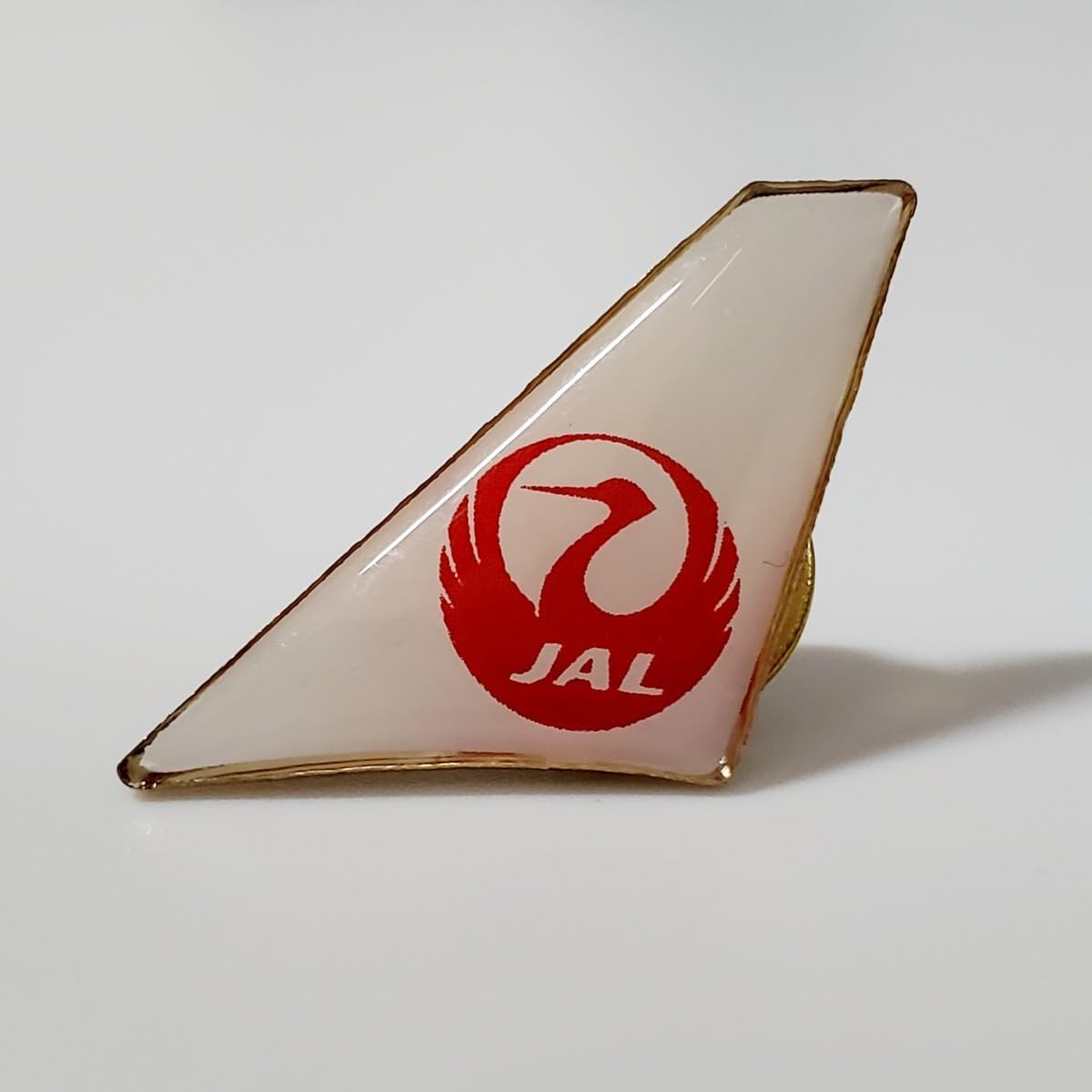 Amazon | 航空会社 JAL 日本航空 バッチ 日本製尾翼ピン ピンバッジ  