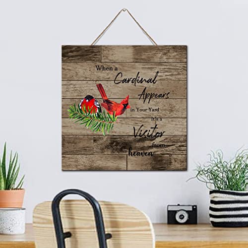 Plaque en bois cardinal pour revitaliser un mur blanc vide