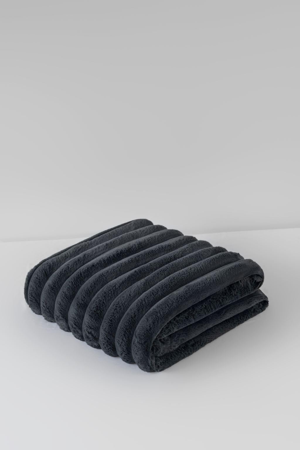 HOMES-LINEN Big Cord Teddy Fleece Thermal Duvet Cover & Pillow Case Soft Warm Sofa Throw Cushion Cover & Curtains also Available (Charcoal, Throw 150 x 200 cm)