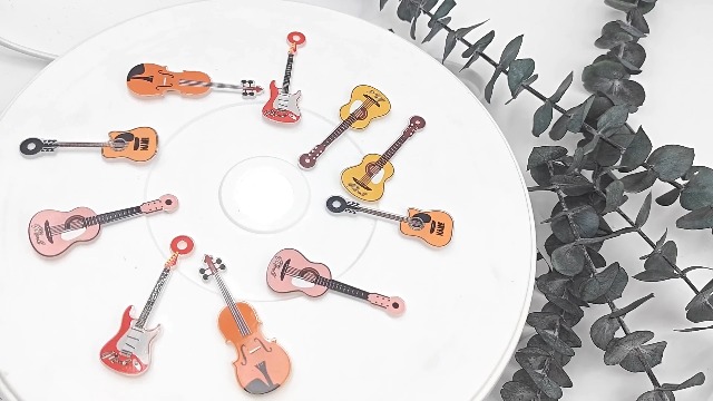 Set de 10 imanes decorativos de guitarra miniatura 7