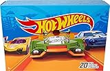 A los niños les encantará lanzar estos coches de juguete por sus pistas de carreras o jugar haciéndolos rodar por el suelo
