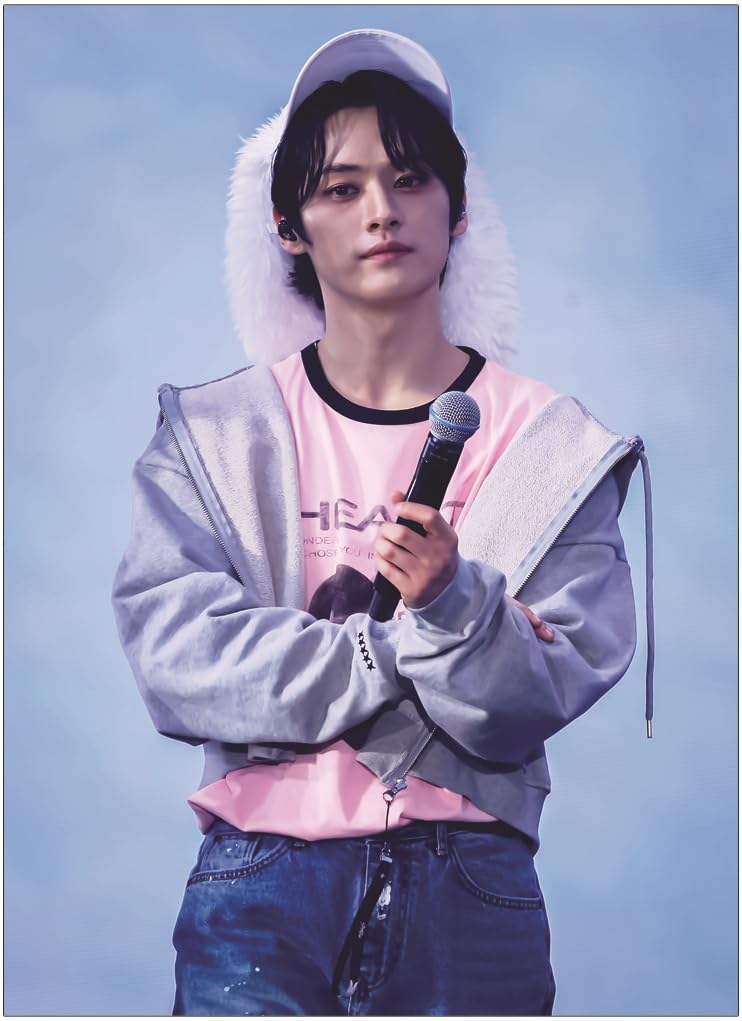 Amazon.co.jp: スキズ リノ グッズ Premium Photo Book SKZ 写真集