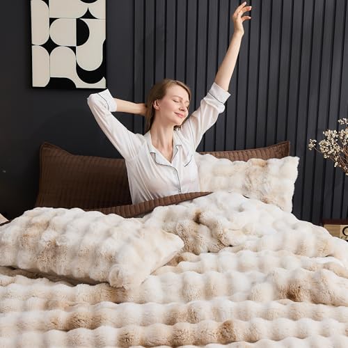 Image of Wonderful - 3 Pieces Faux Rabbit Fur Comforter Set King Size, Beige Tie Dye Plush Bedding Set, 3D Sculpted Bubble Warm Fluffy Comforter for Winter