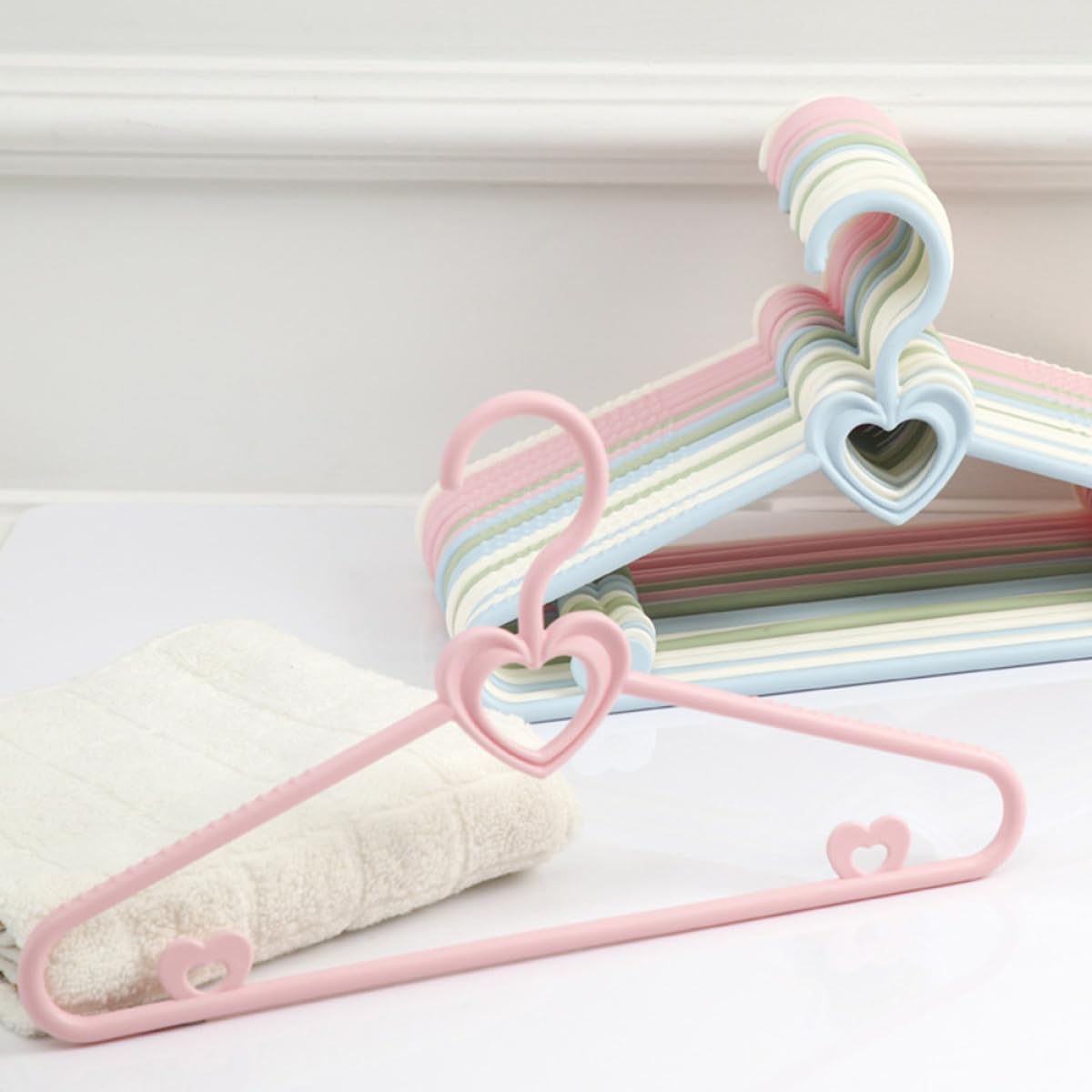 NUOBESTY Kinderkleiderbügel gegen Ausleiern für Babykleidung 20 Stück aus Kunststoff Formstabil für Nasse und Trockene Kleidung im Schrank