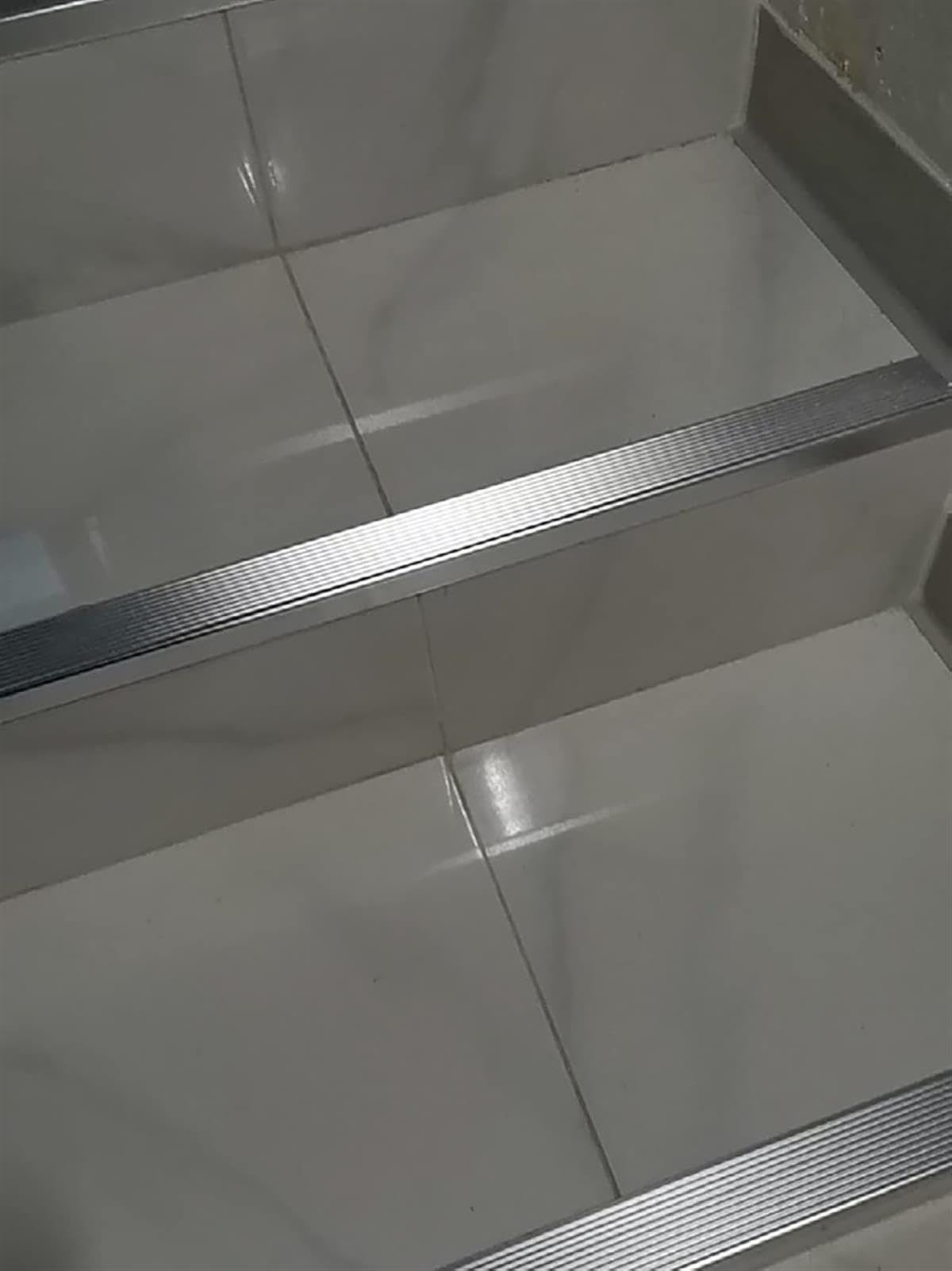 Protezione antiscivolo per gradini in alluminio, per interni ed esterni, in legno, per scale in marmo e piastrelle, soluzione di sicurezza per casa e ufficio