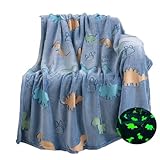 Photo Gallery generisch coperta luminosa per bambini, 150 x 200 cm, coperta per bambini, adatta a tutte le stagioni, motivo stelle, unicorno o dinosauri, colore: blu (dinosaur) Photo Gallery generisch coperta luminosa per bambini, 150 x 200 cm, coperta per bambini, adatta a tutte le stagioni, motivo stelle, unicorno o dinosauri, colore: blu (dinosaur)