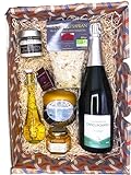 Ce coffret élégant est l'alliance parfaite entre gastronomie et raffinement, idéal pour les célébrations festives. DIMENSIONS: Coffret élégant de 35cm x 25cm x 15cm, parfait pour offrir
