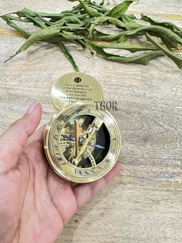Brújula de bolsillo de latón grabado con reloj de sol Go Confidently, en estuche de cuero, para camping, navegación, regalo de la Marina de EE.UU. miniatura 2
