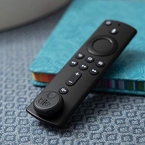 家で行方不明になりがちなリモコンにもこの通り。
デザイン性も高いので、普段使いするものに貼りついていても目障りになりません♪