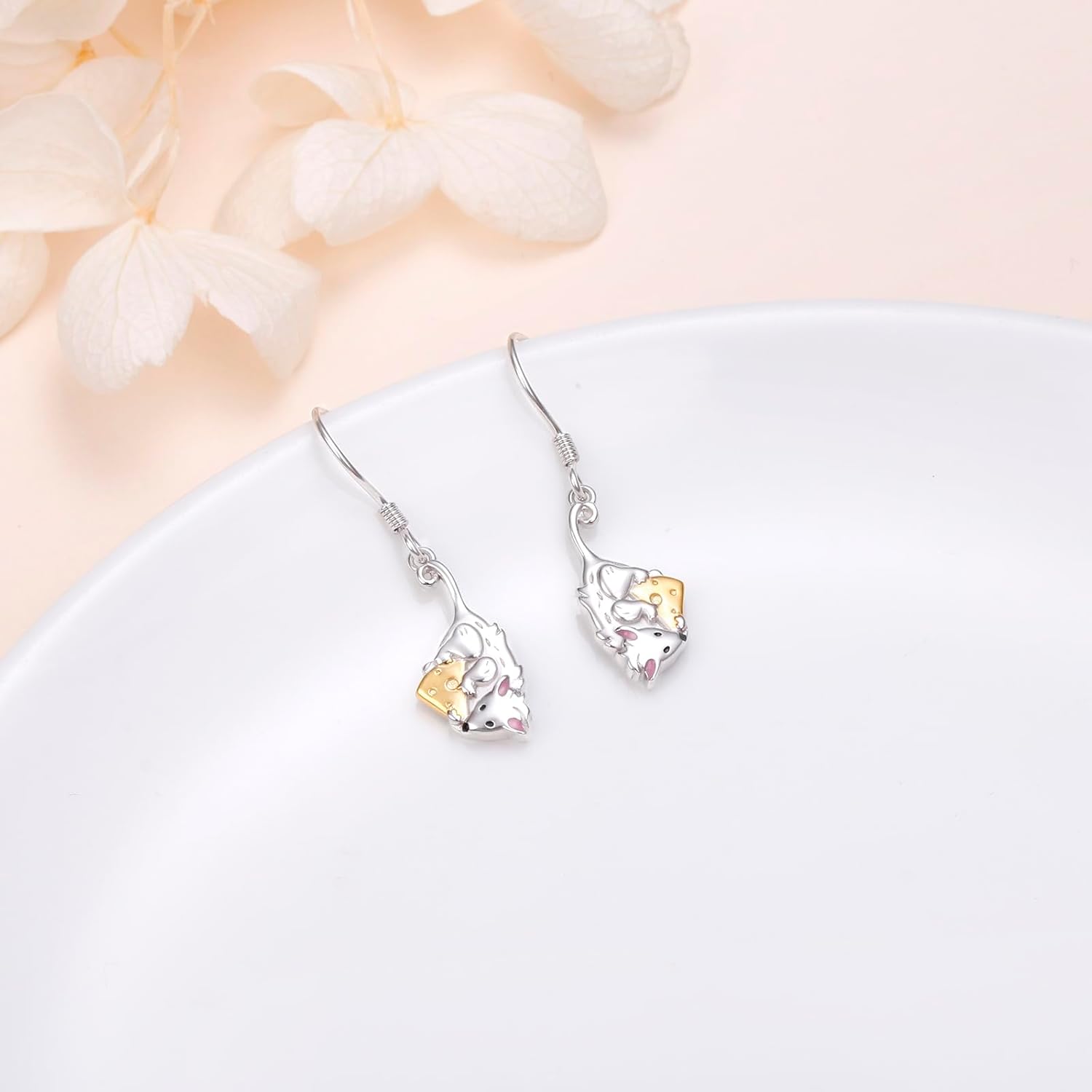 Yearace Animal Dangle Earrings Dandelion/Cat/Sea Otter/Opossum Drop Earrings 925 Sterling Silver Hypoallergenic Animal Jewelry Gifts for Women