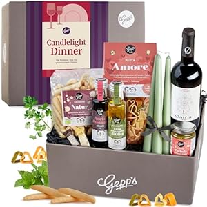 Gepp's Feinkost Candle Light Dinner Box I Romantisches Dinner zu Zweit mit spanischem Rotwein, Pasta in Herzform, Trüffel-Pesto und mehr I Gourmet Geschenkset