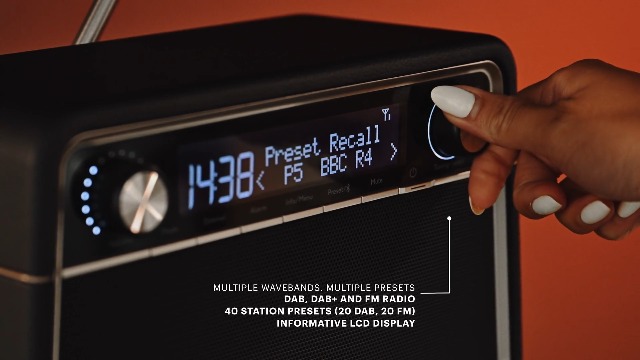 Roberts Revival ブラウンラジオ　まだまだ値下げ可能です Roberts Revival REVA FM/DAB/DAB+ Statement Radio with Bluetooth