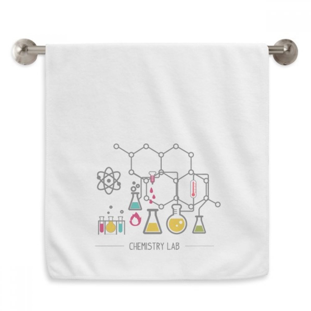 Serviette blanche outils de chimie pour la salle de bain des passionnés