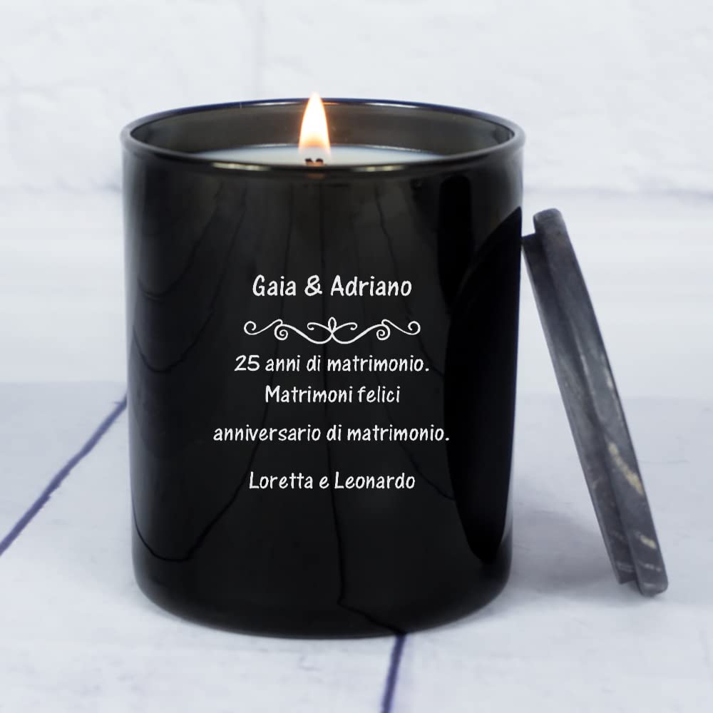 Candela 100% vegetale con coperchio in legno inciso con nome, dedica e firma con campana.