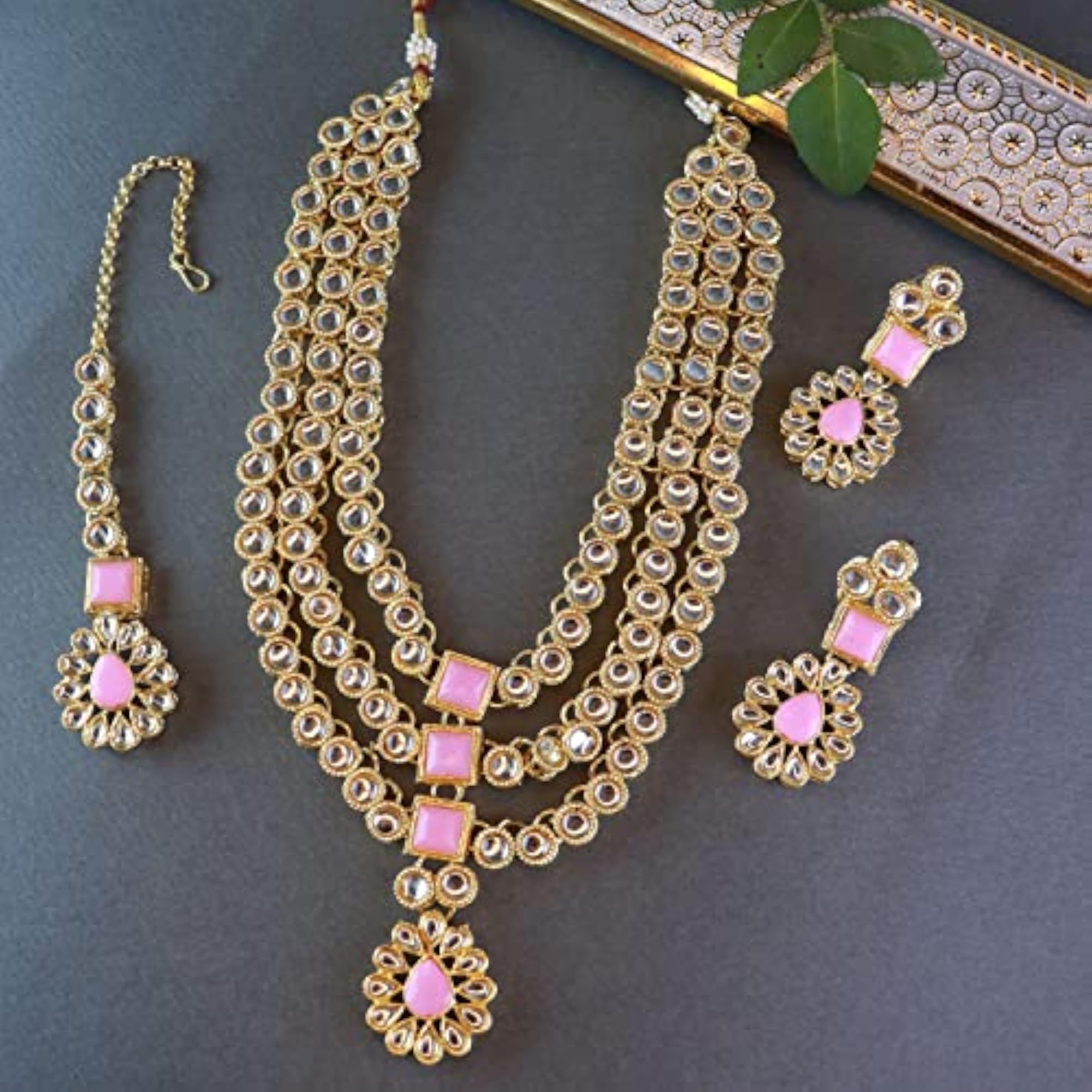 Kundan Necklace Set with Earrings & Maang Tikka