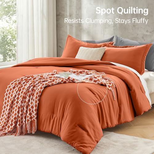 Image of MUXHOMO Queen Comforter Set, All Season Ultra Soft Down Alternative Bedding - 3 Piece Lightweight Bed Set Includes 1 Comforter (90 inchx90 inch) and 2 Pillow Shams (20 inchx26 inch), Burnt Orange