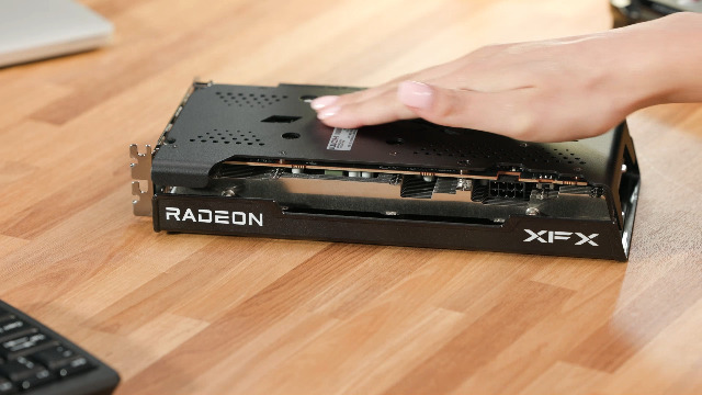 Amazon.com: XFX Speedster SWFT210 Radeon RX 7600 Graphics Card