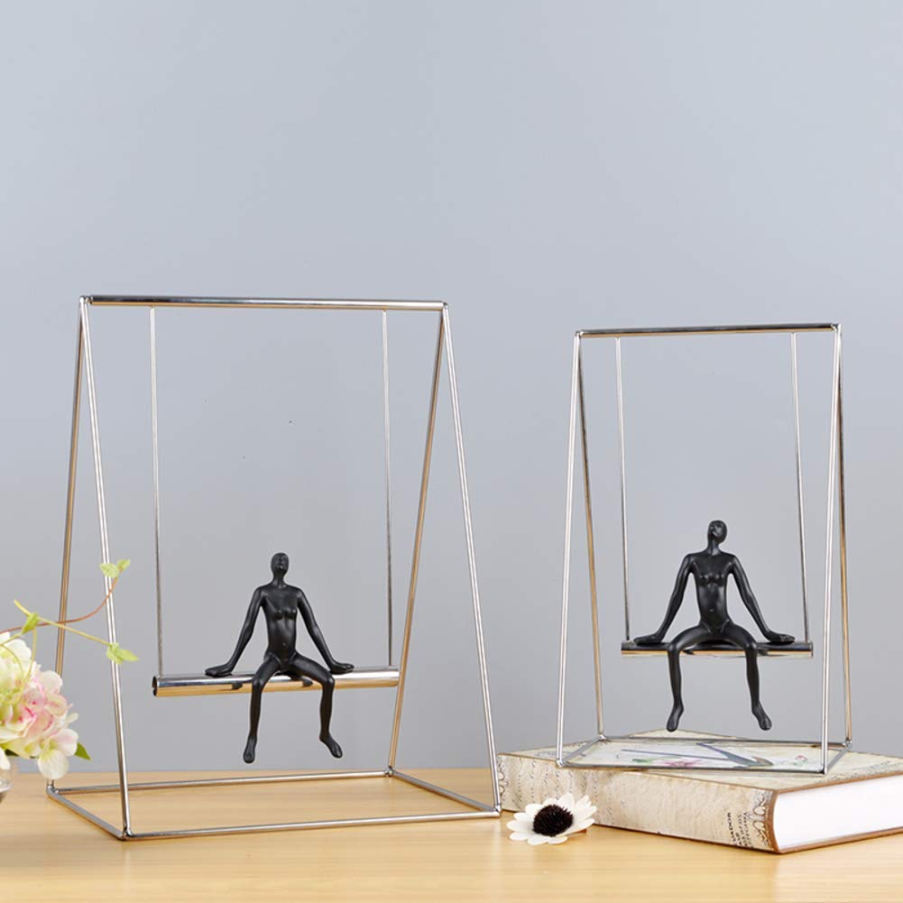 Statue homme qui se balance pour sublimer un intérieur vide ou sans vie