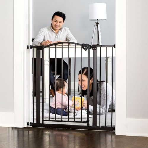 Regalo Safety Arched Baby Gate for Doorways & Bottom of Stairs, Fits Openings 75-87cm (Extension Included), Pressure Mounted for Babies, Toddlers & Pets, Bronze