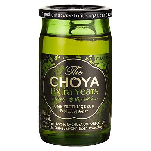 CHOYA Extra Years (Premium Fruchtlikör, alkoholhaltiges Getränk aus Japan, Ume Frucht Likör, mit ganzer Frucht, 17% vol.) 1er Pack (1 x 50 ml)