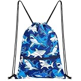REQUIN SURFEUR: Regardez ces requins qui surfent et nagent dans la mer bleue. Votre enfant courageux est à la recherche d'un sac à dos à cordon pour l'aventure ? Venez chercher ce sac à cordon pour garçon et commencez l'aventure avec les braves requins !