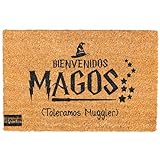 Armiprint Felpudo “Bienvenidos Magos, Toleramos Muggles” 70×40 · Hecho en España · Coco Natural Antideslizante · Felpudo Friki y Divertido para Amantes de la Magia